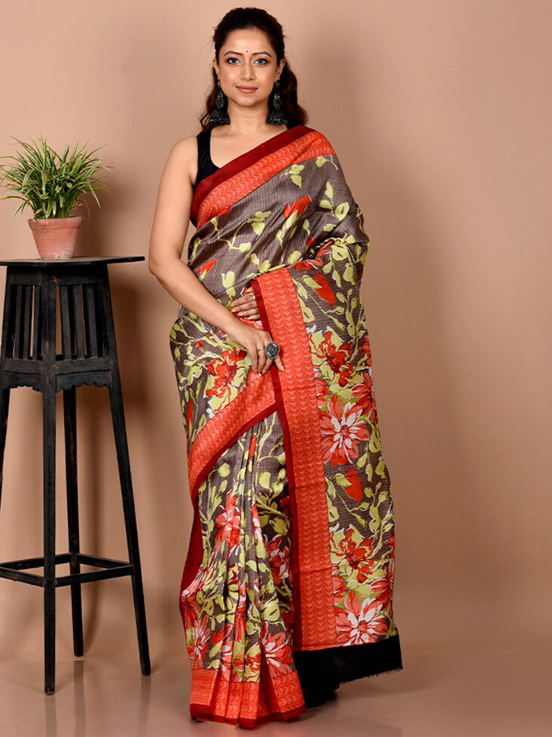 

AllSilks Floral Printed Pure Silk Saree, Grey