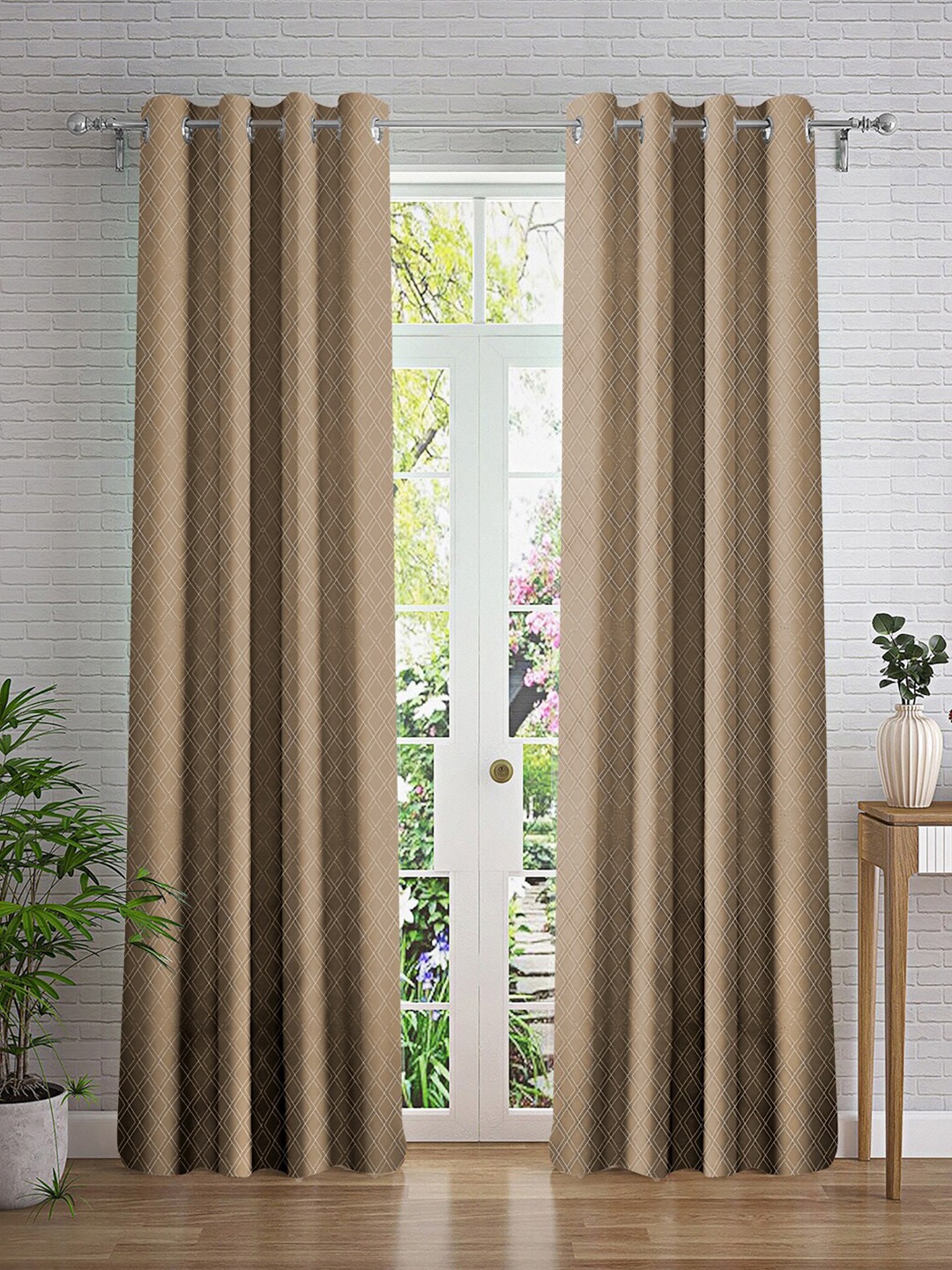 

Cortina Brown & Silver-Toned 2 Pieces Geometric Printed Door Curtains