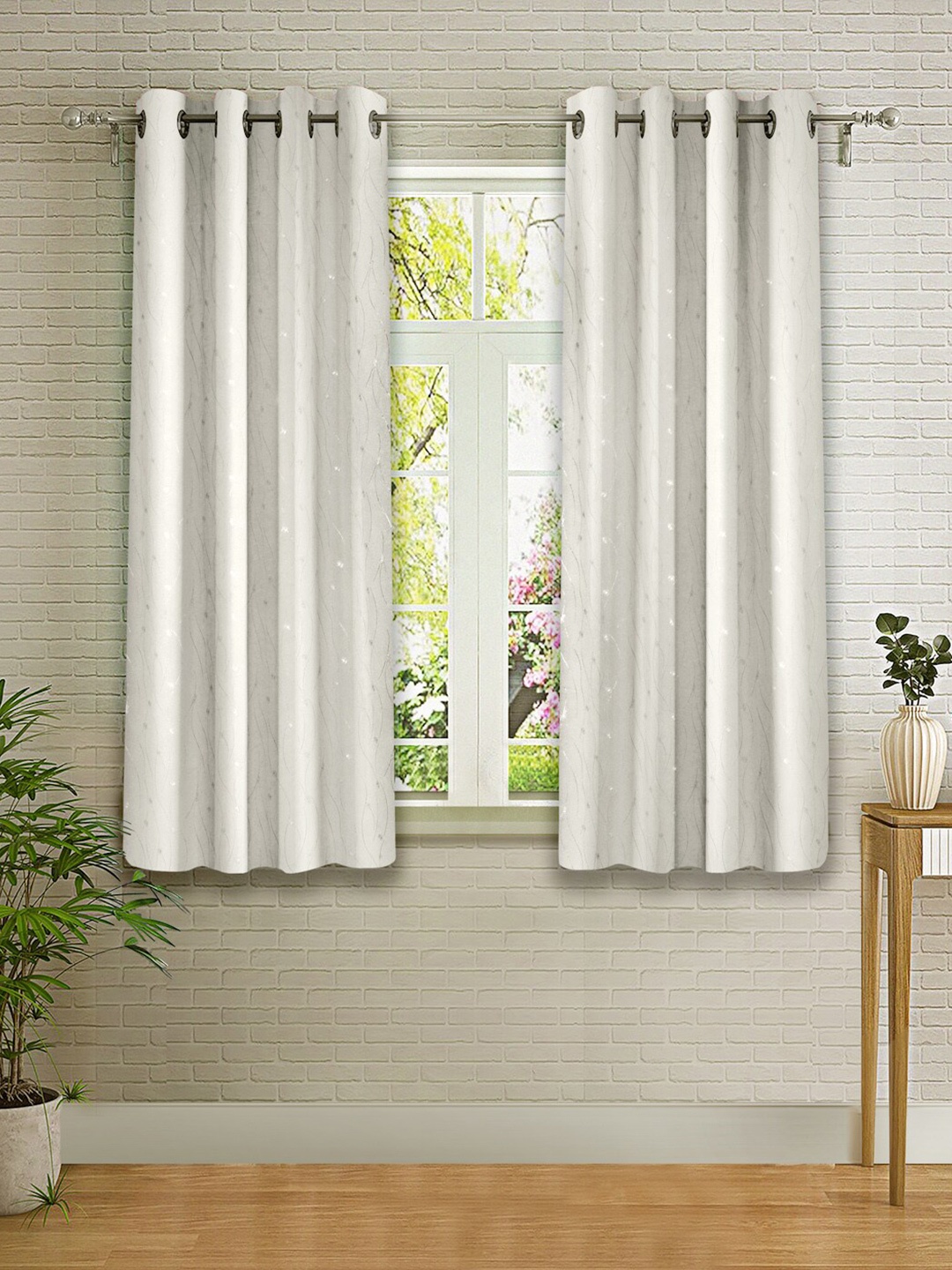 

Cortina White & Silver Toned 2 Pieces Abstarct Printed Window Curtain