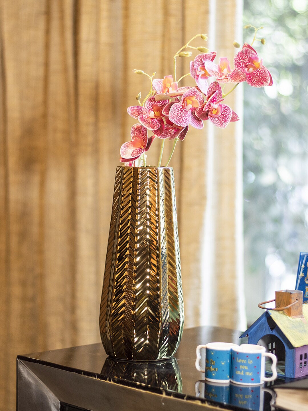 

MARKET99 Gold-Toned Textured Decorative Ceramic Cyclinderical Flower Vase