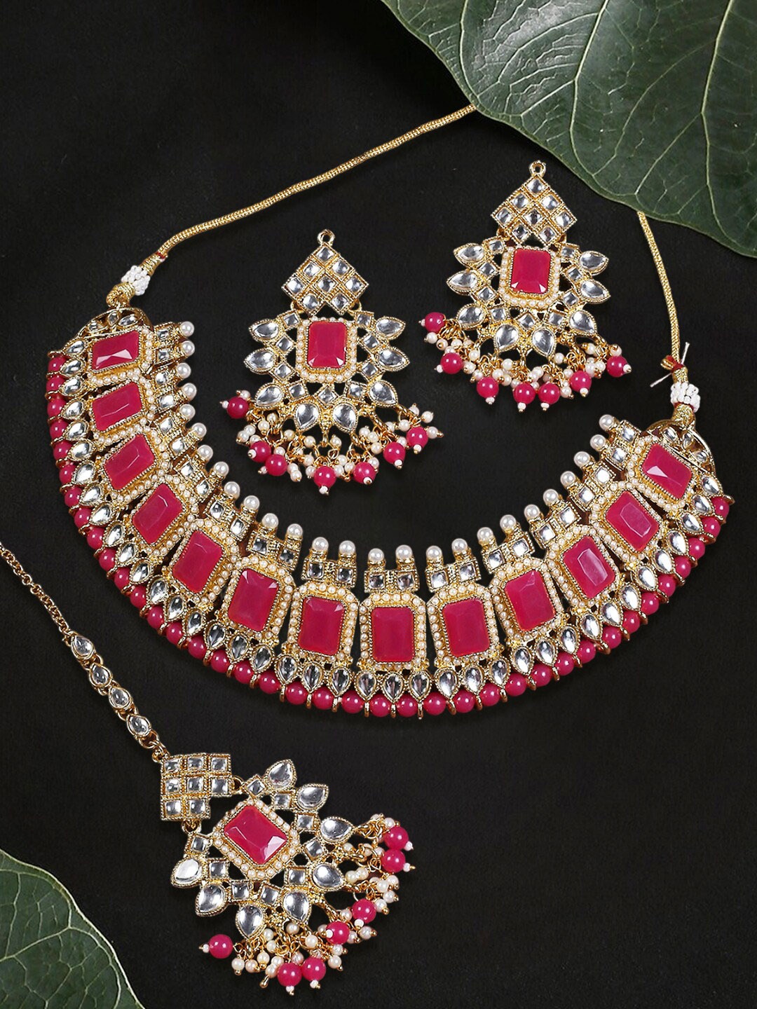 

OOMPH Kundan-Studded Jadau Jewellery Set, Pink