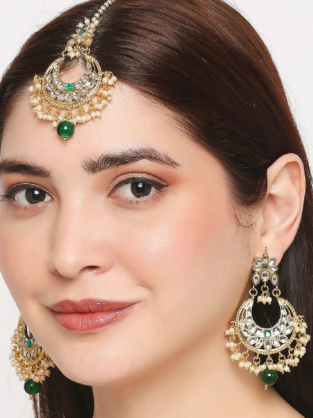

OOMPH Kundan-Studded & Beaded Jadau Jewellery Set, Green