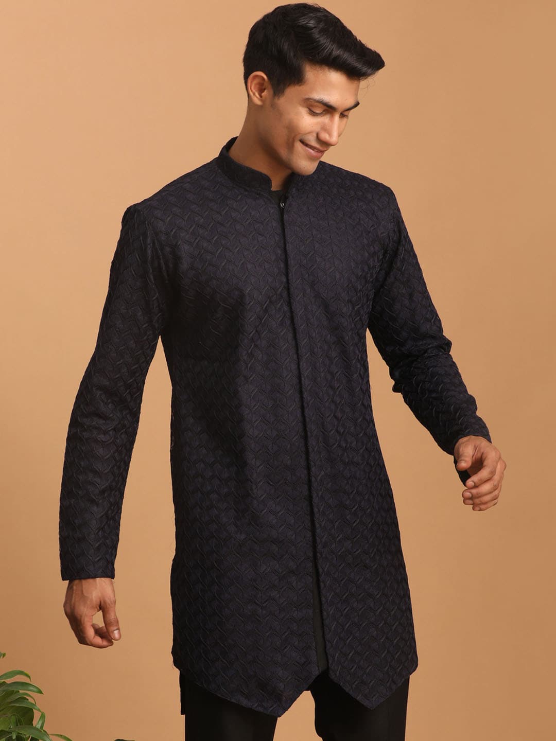 

VASTRAMAY Mandarin Collar Ethnic Motifs Woven Design Straight Kurta, Navy blue