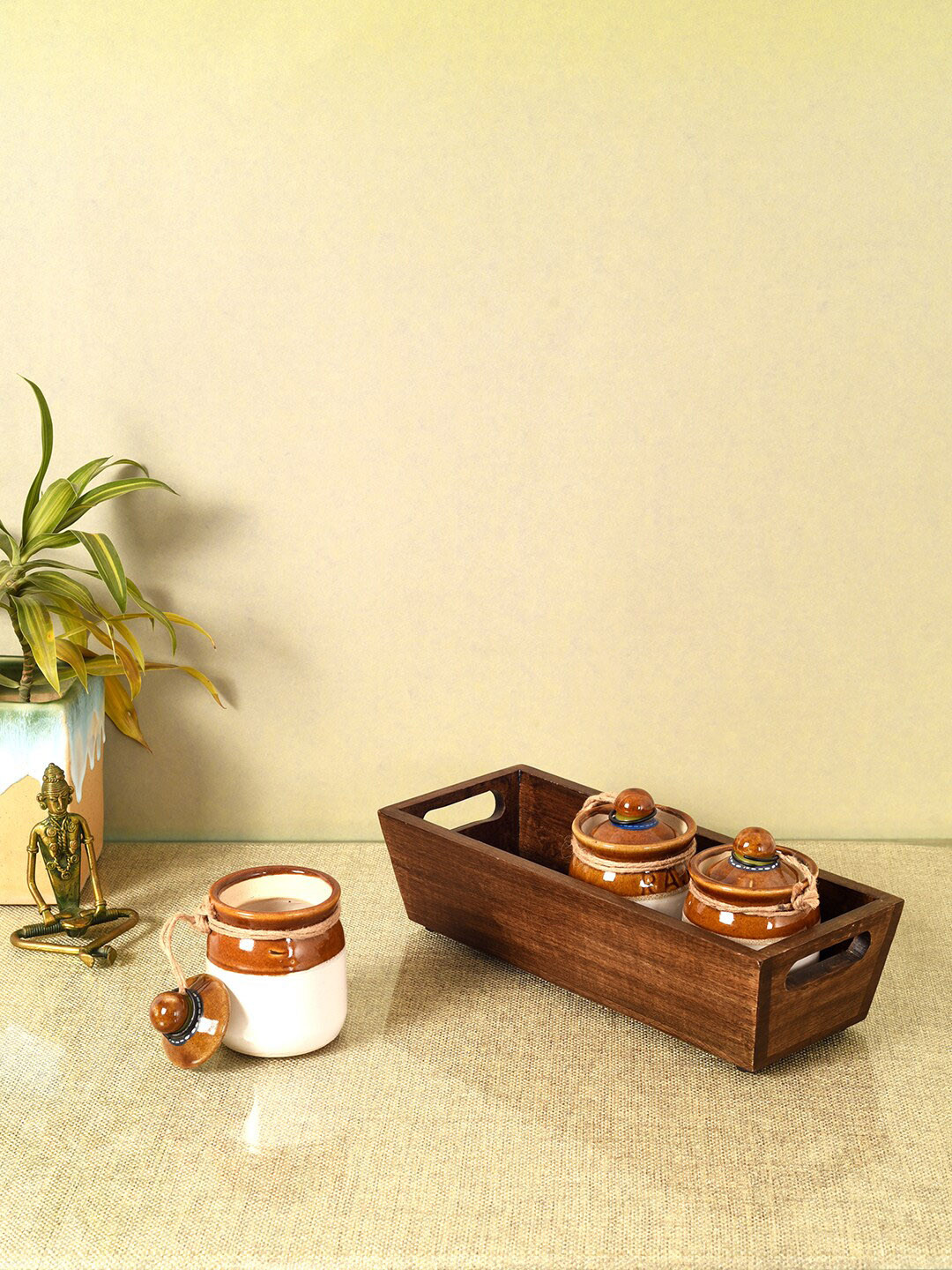 

AAKRITI ART CREATIONS Brown & White 4 Pieces Ceramic Barnis With Wooden Achaar Box