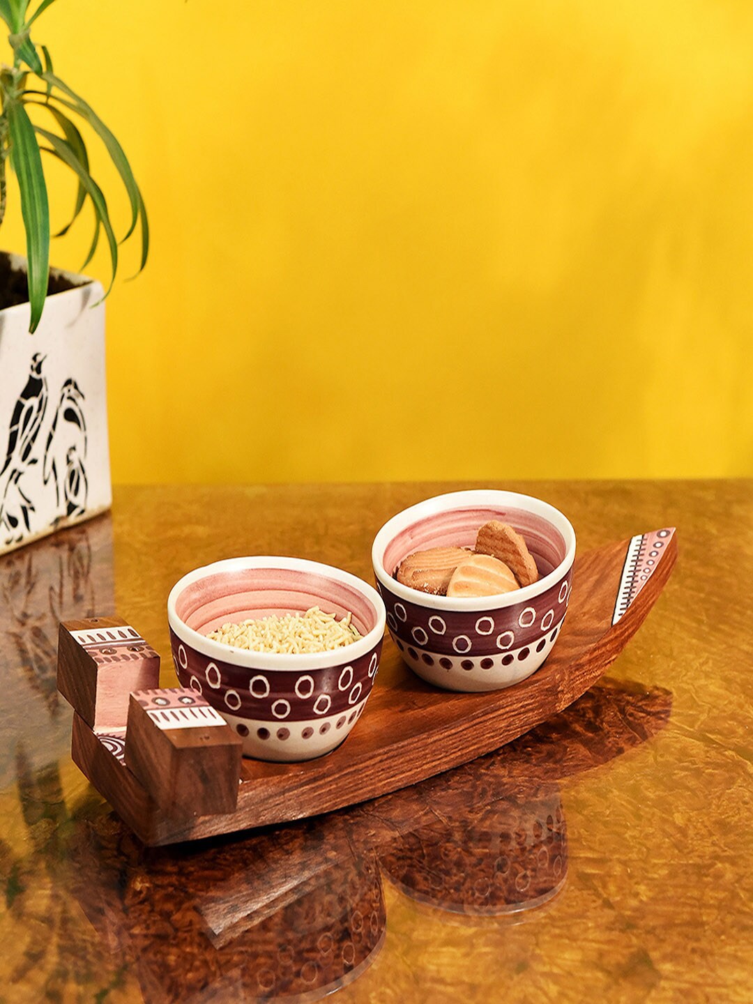 

AAKRITI ART CREATIONS Brown & Beige 3 Pieces Printed Wooden Serving Tray With Bowls