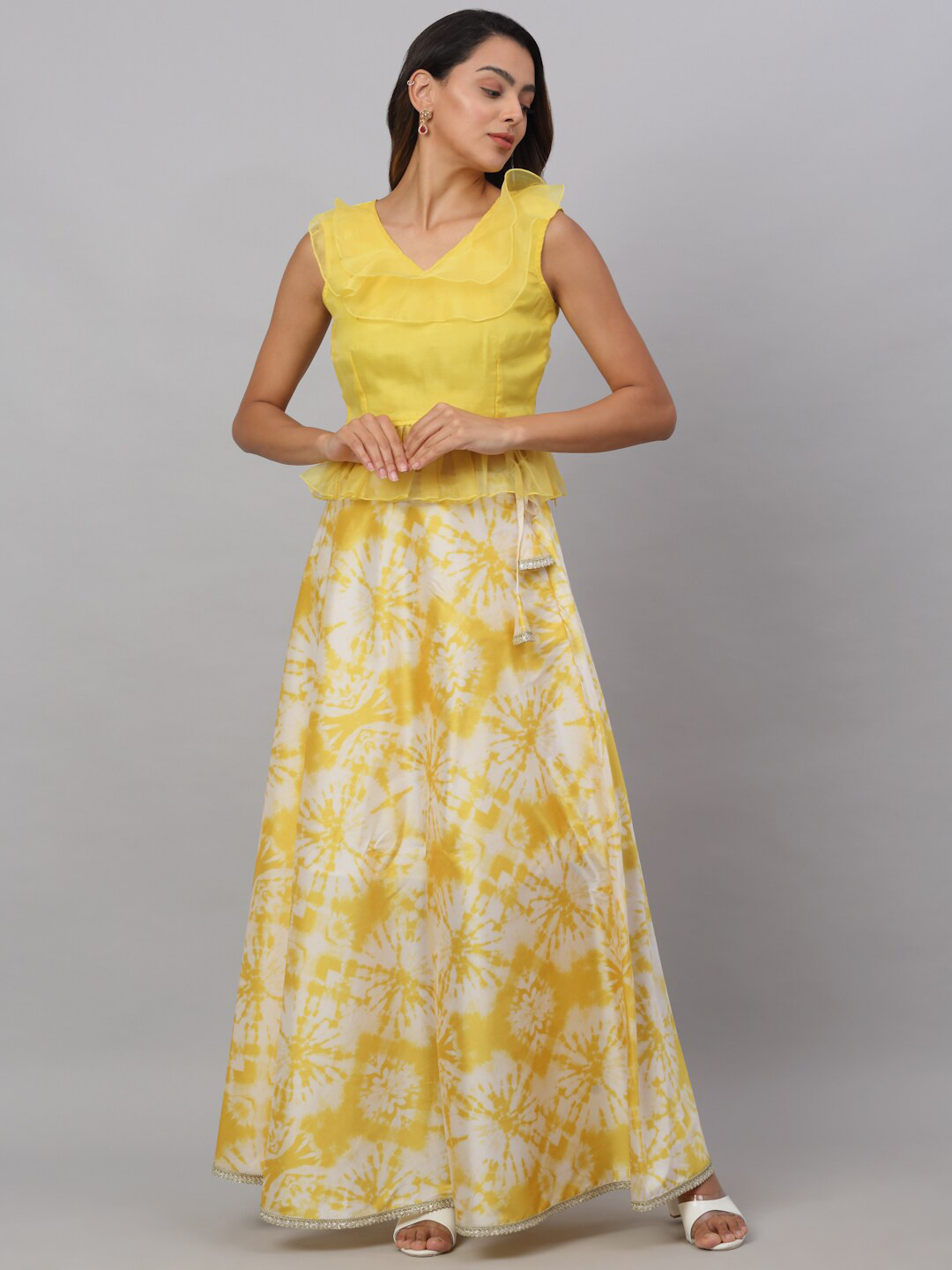 

NEUDIS Tie & Dye Ready to Wear Lehenga & Blouse With Dupatta, Yellow