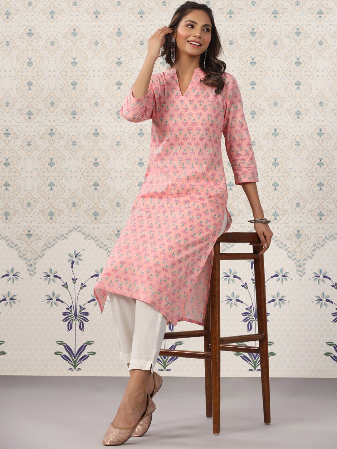 

Ode by House of Pataudi Floral Printed Straight Cotton Kurta, Pink