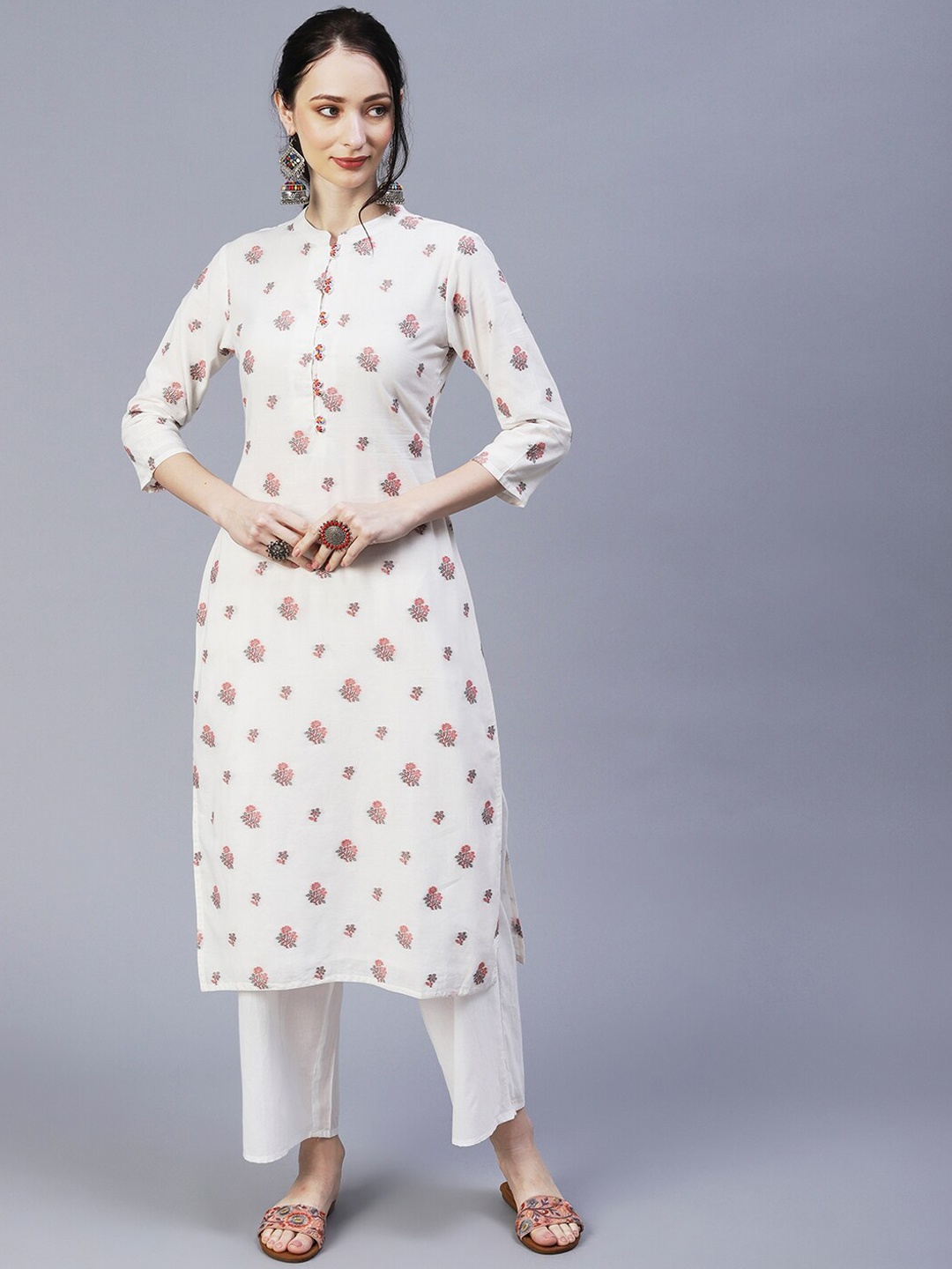 

FASHOR Floral Embroidered Mandarin Collar Kurta with Palazzos, White