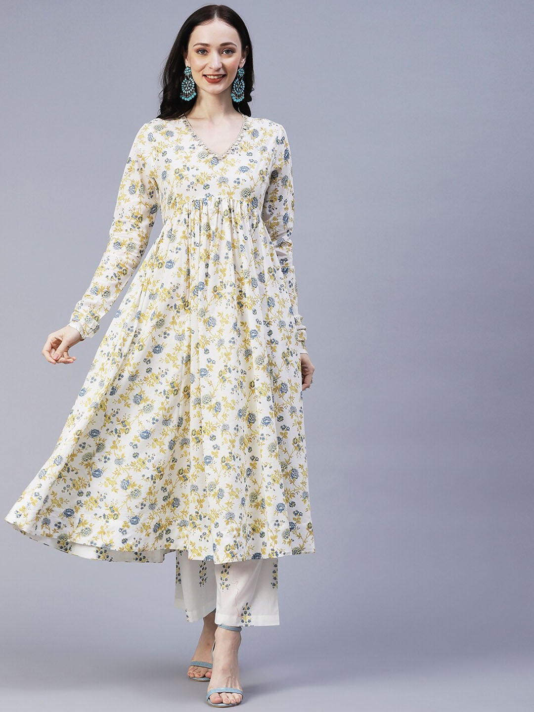 

FASHOR Floral Printed Pleated Mirror Work Anarkali Kurta with Palazzos, Off white