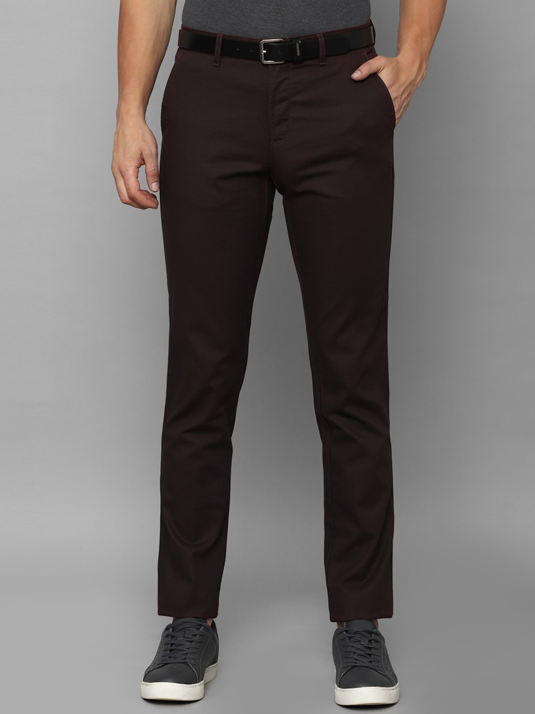 

Louis Philippe Sport Men Cotton Mid-Rise Flat-Front Plain Slim Fit Trousers, Brown