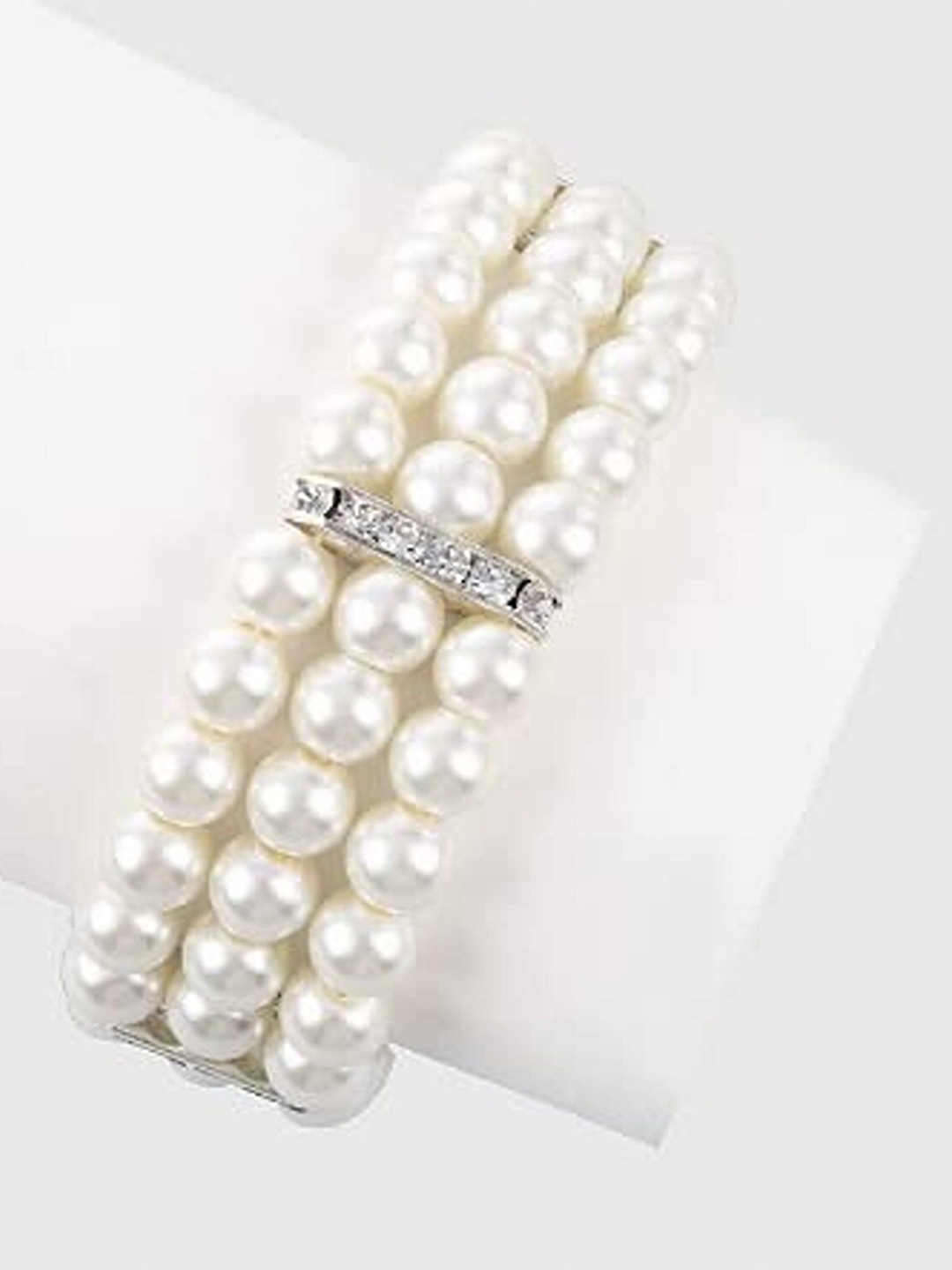 

Pinapes Pearls Oxidised Brass-Plated Bangle-Style Bracelet, White