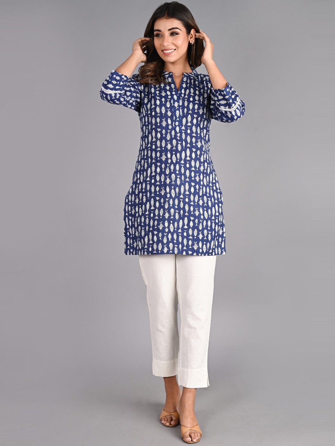 

Do Dhaage Printed Thread Work Pure Cotton Kurti, Navy blue