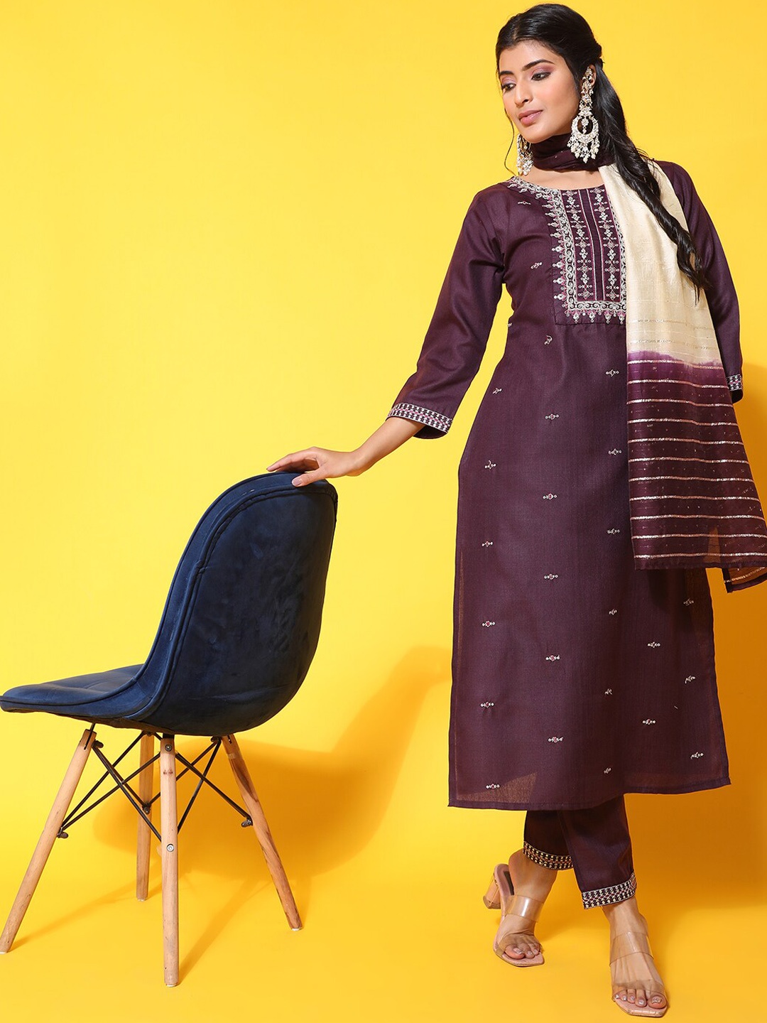 

Ziva Fashion Ethnic Motifs Embroidered Zari Kurta with Trousers & Dupatta, Burgundy