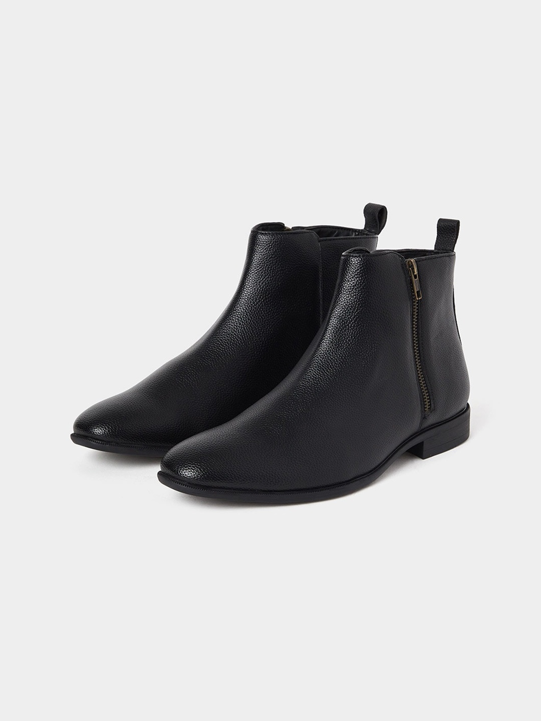 

Styli Men Textured Block-Heel Regular Boots, Black