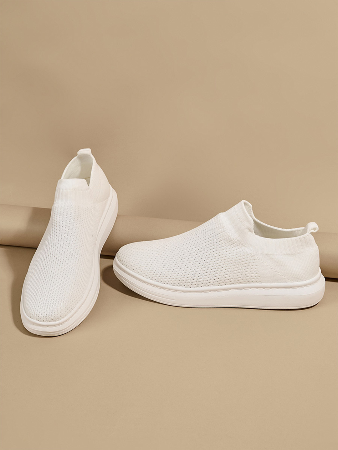 

Styli Men Cloud Walkers Knitted Slip-On Sneakers, White
