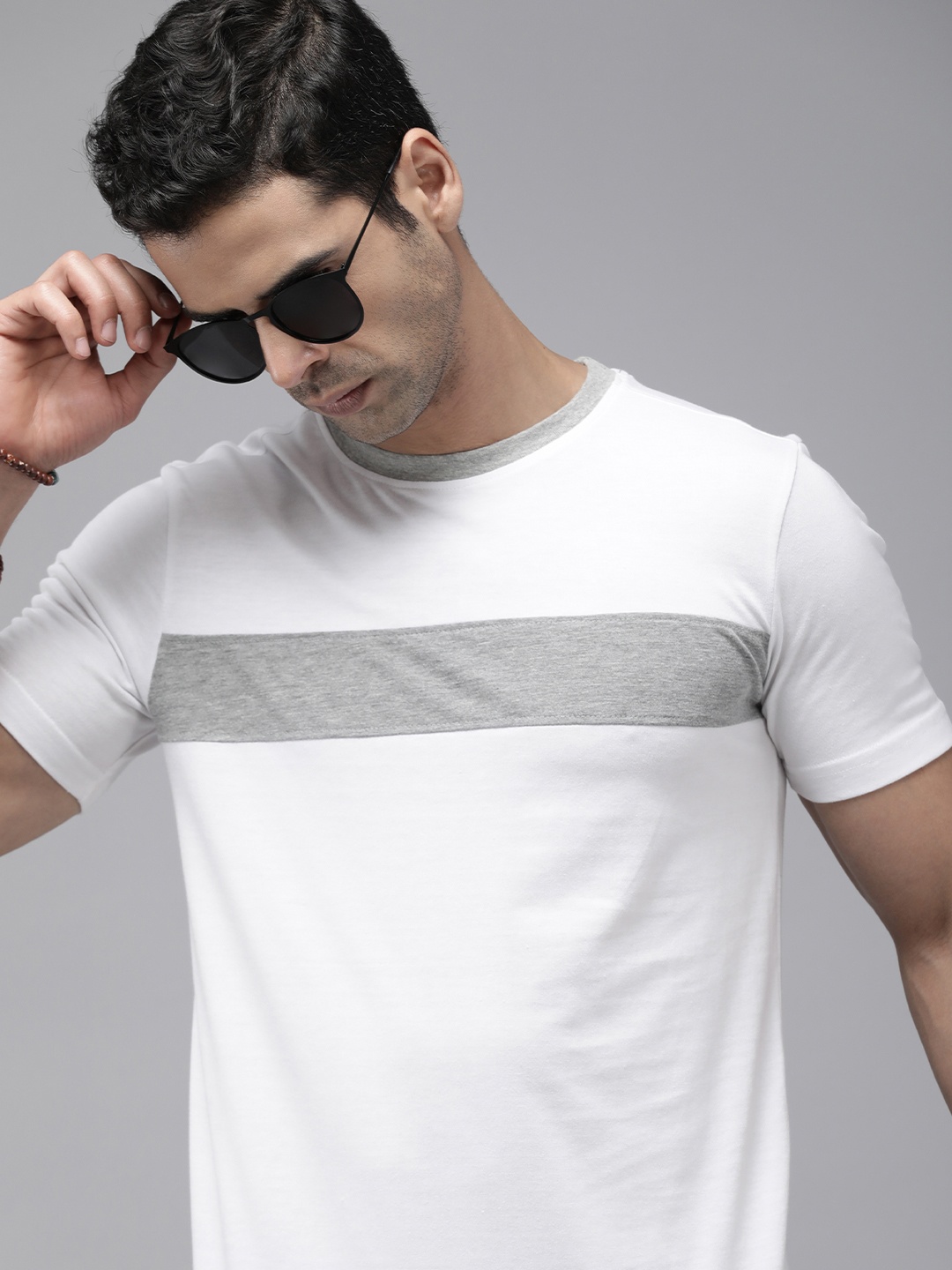 

Roadster Men Colourblocked T-shirt, White