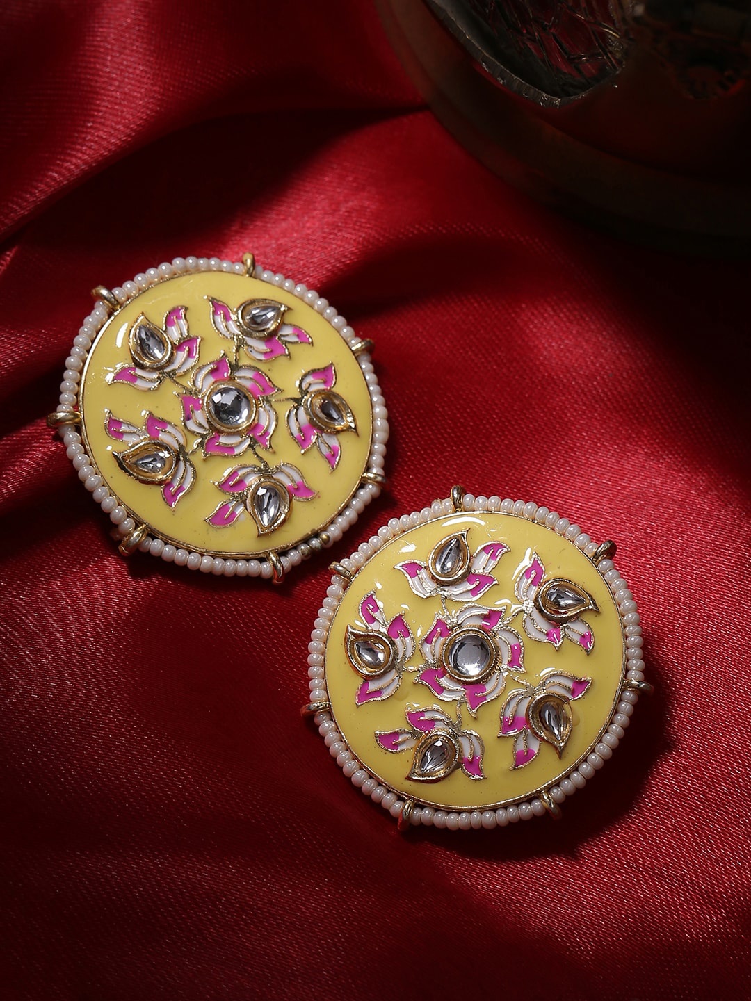 

Shoshaa Gold-Plated Circular Kundan Studs Earrings, Yellow