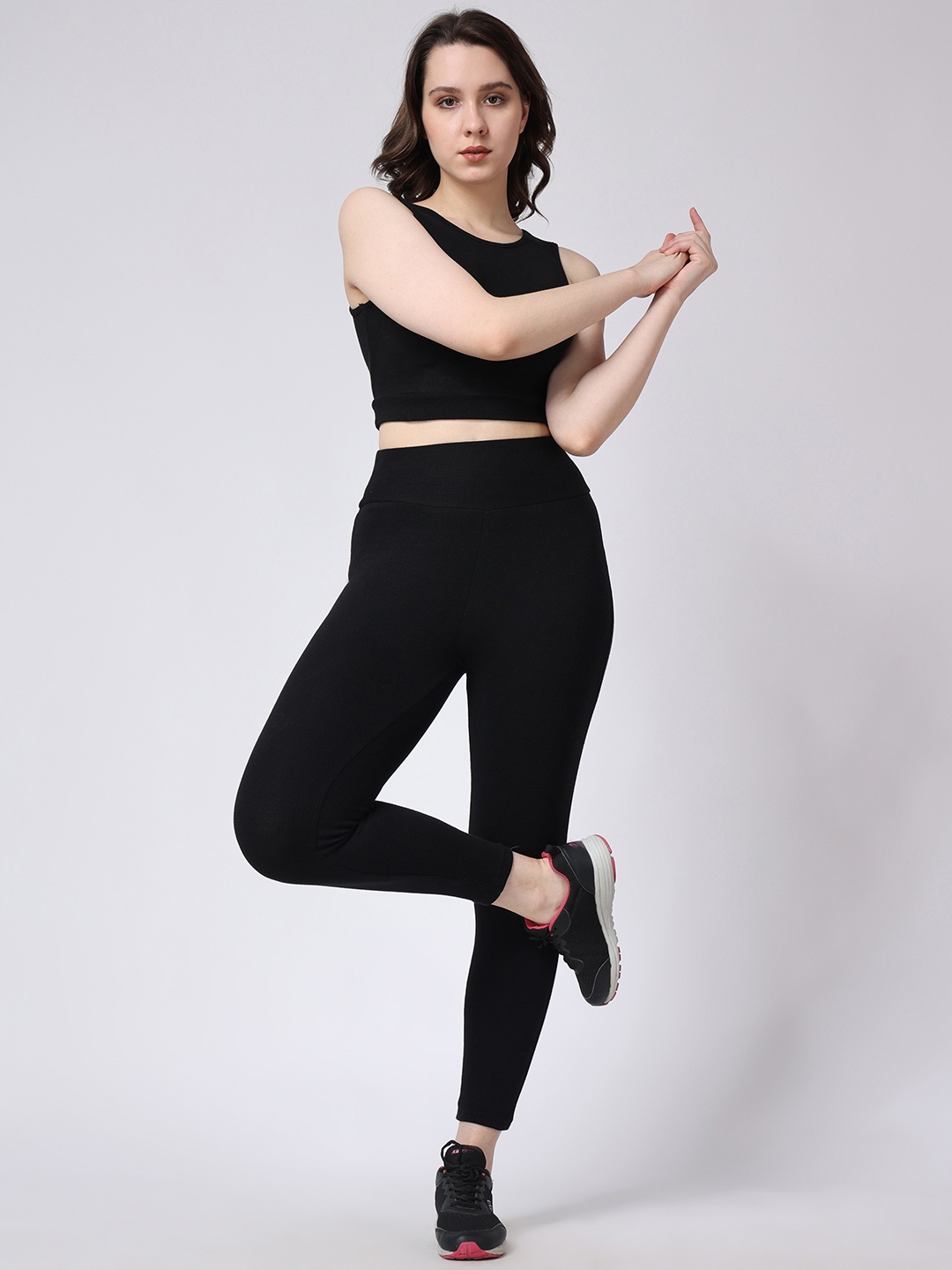 

The Label Bar Round Neck Cotton Fitted Crop Top, Black