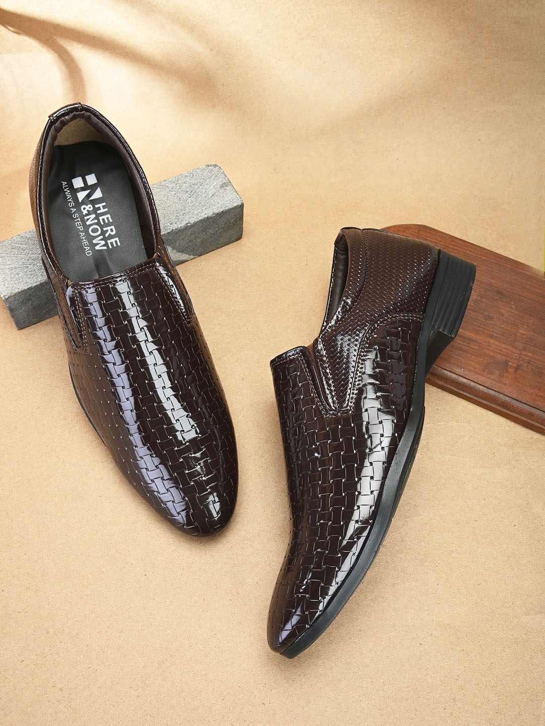 

HERE&NOW Men Textured Formal Slip-On Shoes, Brown