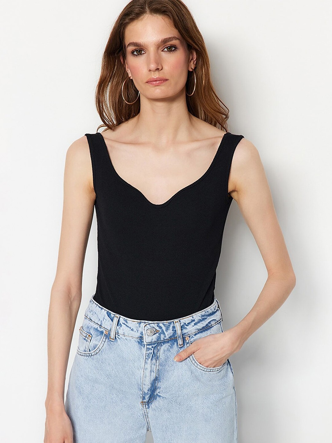 

Trendyol Scoop Neck Sleeveless Tank Top, Black