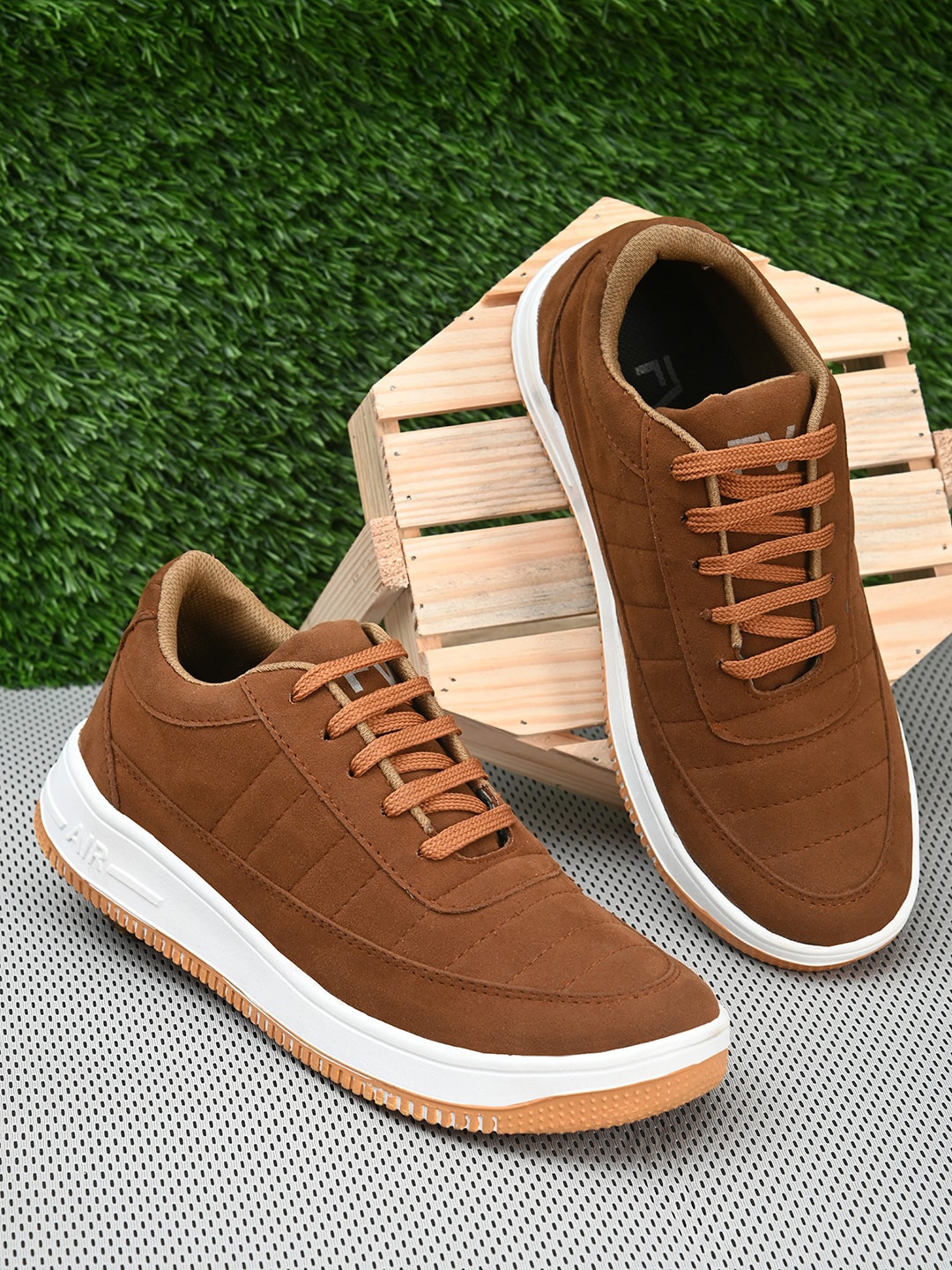 

Fashion Victim Men Comfort Insole Lightweight Sneakers, Brown