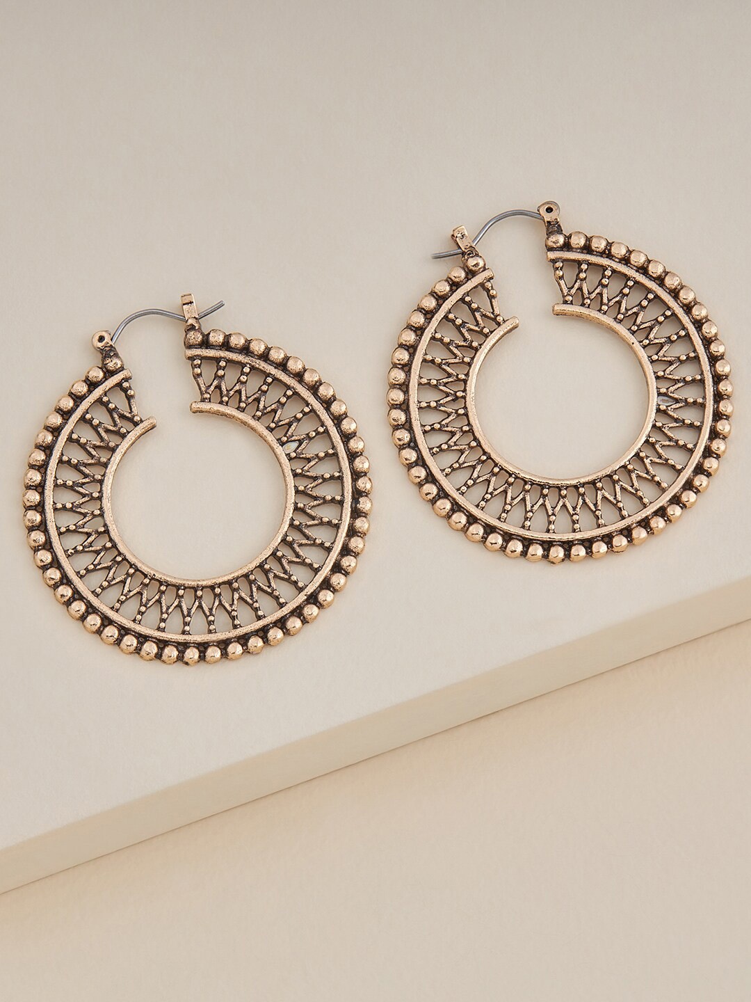 

Kushal's Fashion Jewellery Gold-Plated Contemporary Hoop Earrings