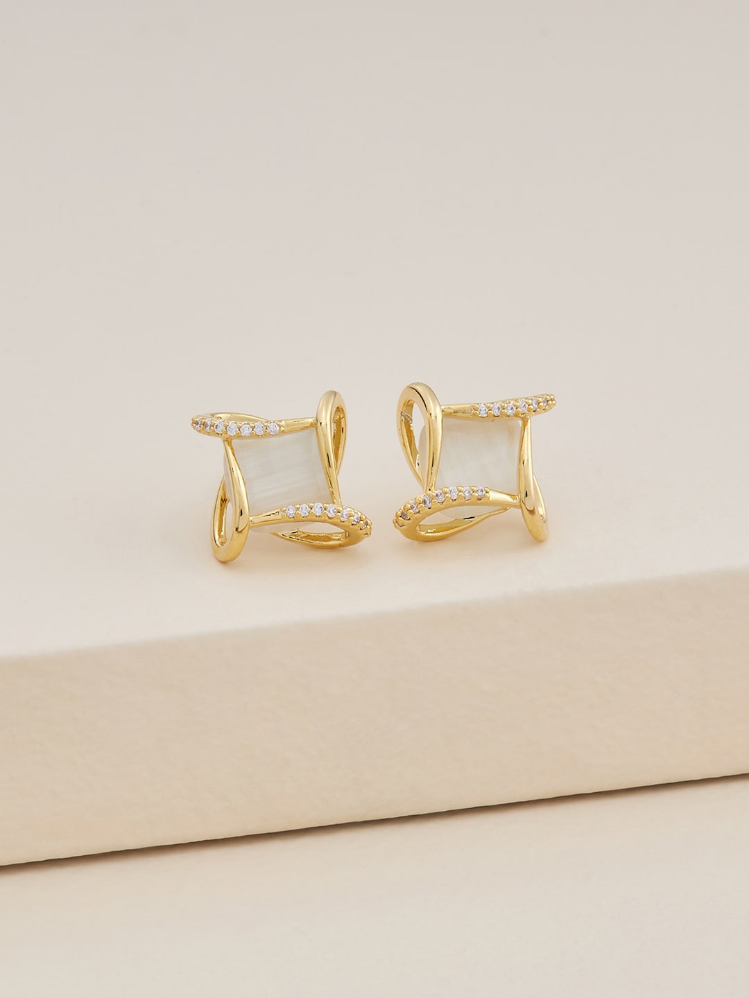 

Kushal's Fashion Jewellery Gold-Plated Contemporary Studs Earrings