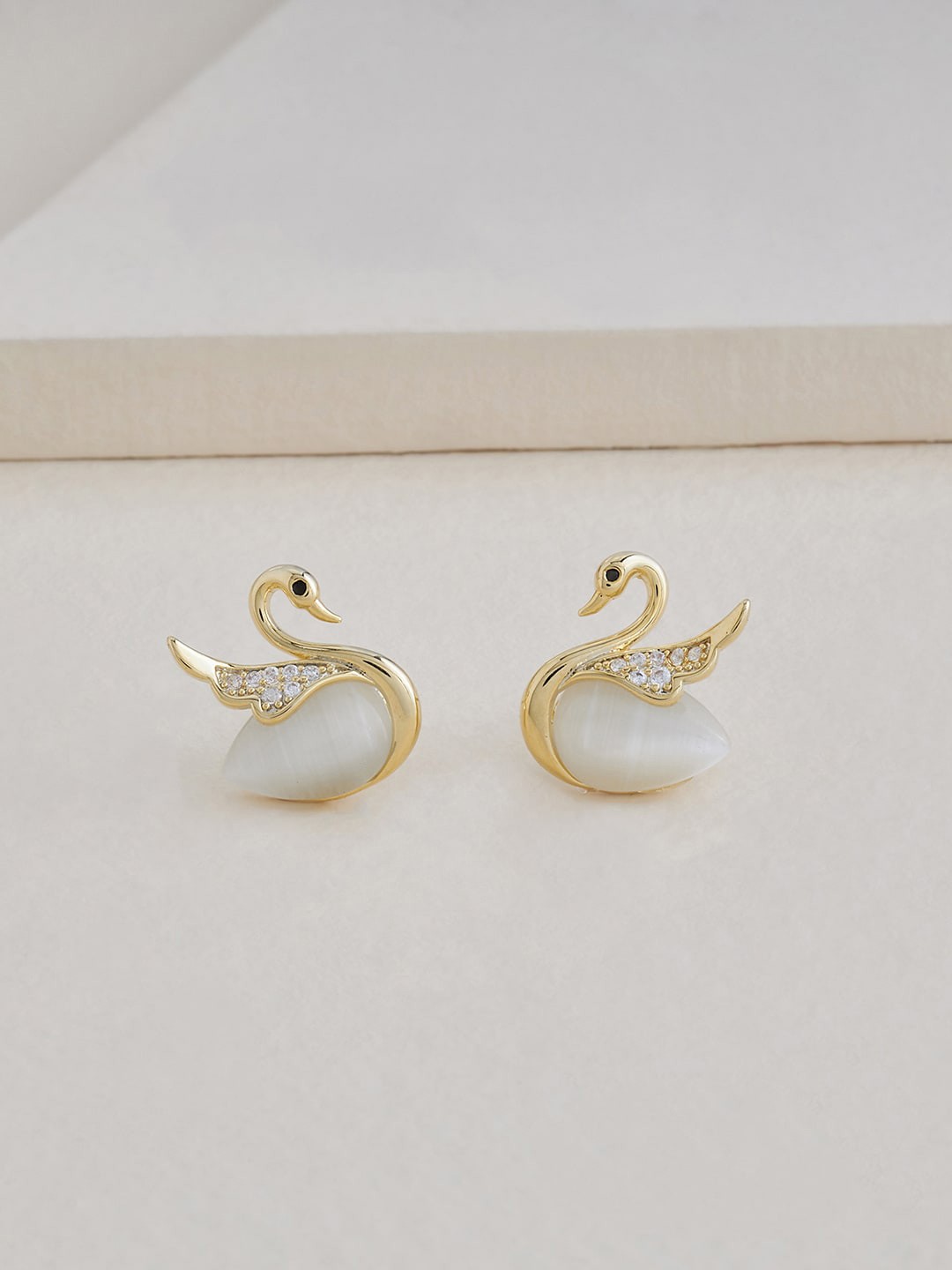 

Kushal's Fashion Jewellery Gold-Plated Contemporary Studs Earrings