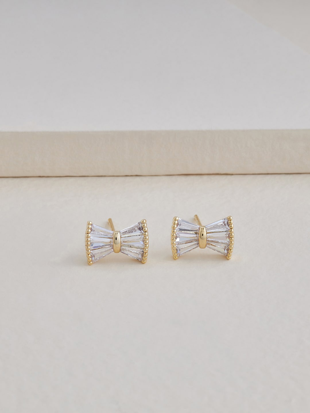 

Kushal's Fashion Jewellery Gold-Plated Contemporary Studs Earrings
