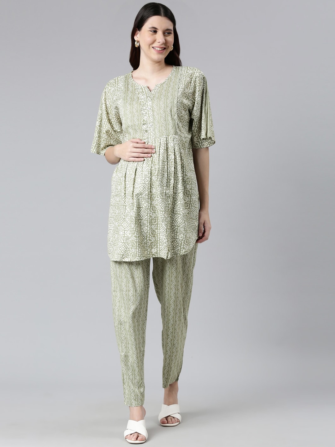 

GOLDSTROMS Ethnic Motifs Printed Maternity Kaftan Night Suit, Green