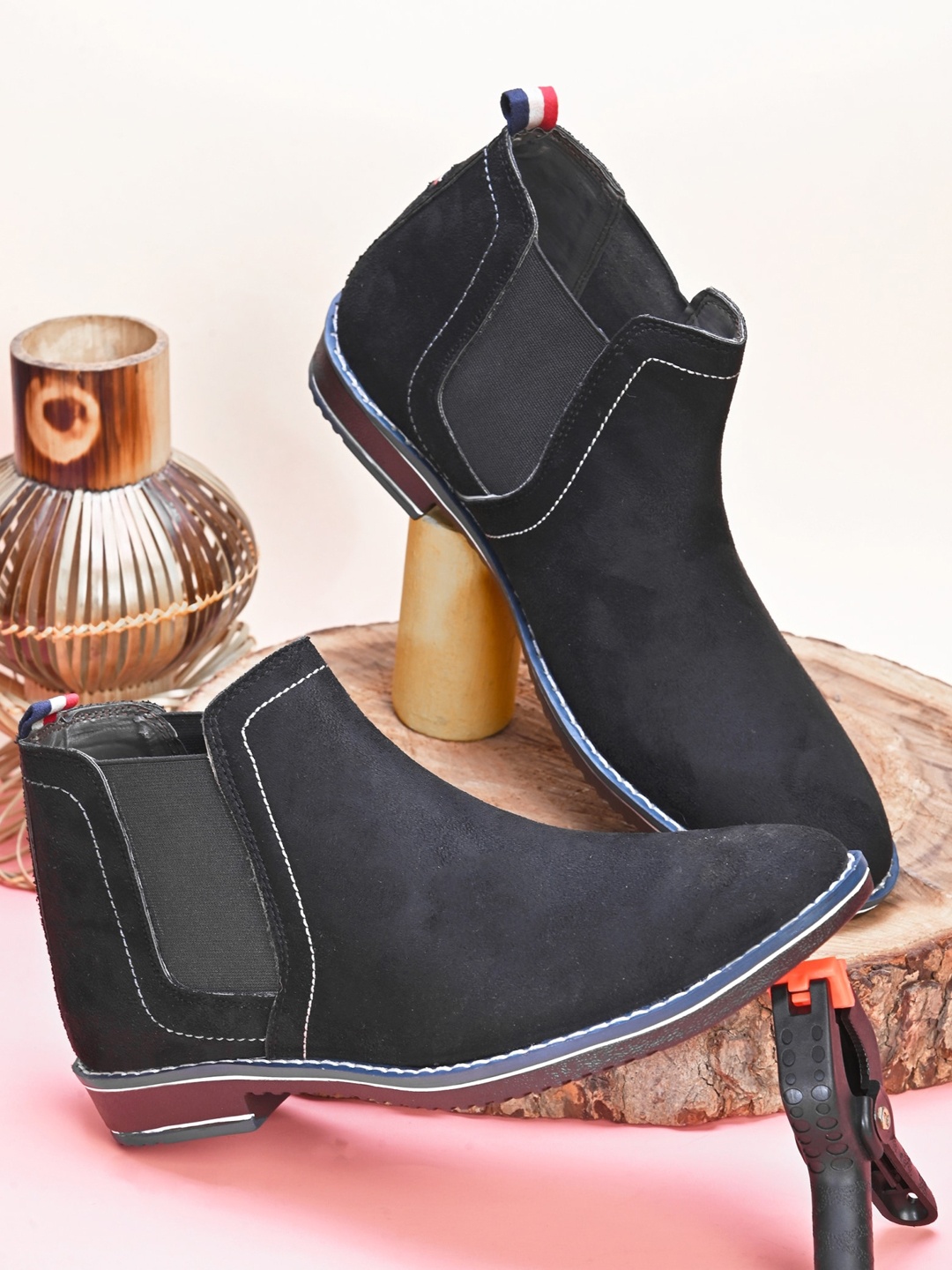 

Mast & Harbour Men Mid-Top Suede Chelsea Boots, Black