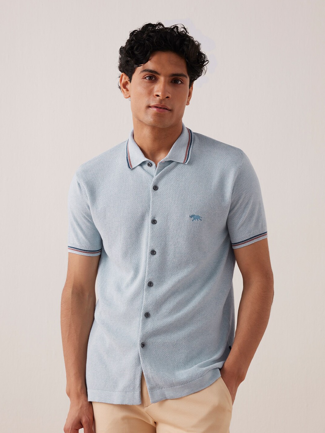 

Andamen Textured Premium Opaque Cotton Casual Shirt, Blue