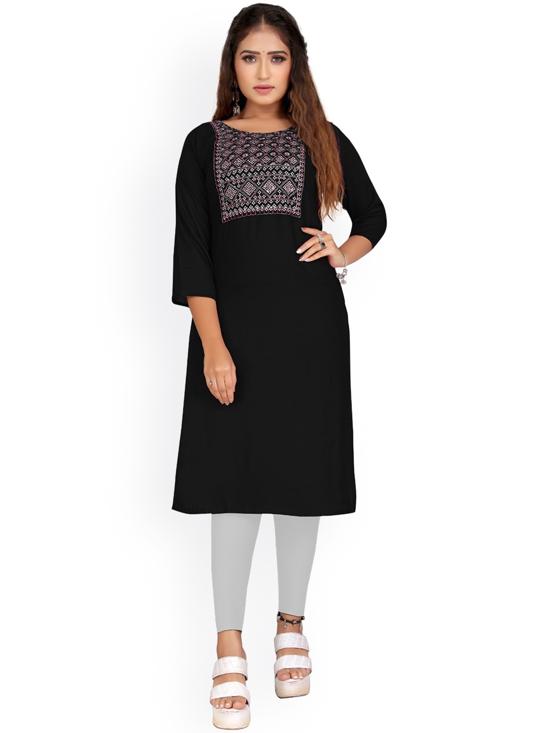 

WOMEN VILLAGE Ethnic Motifs Embroidered Thread Work Kurta, Black