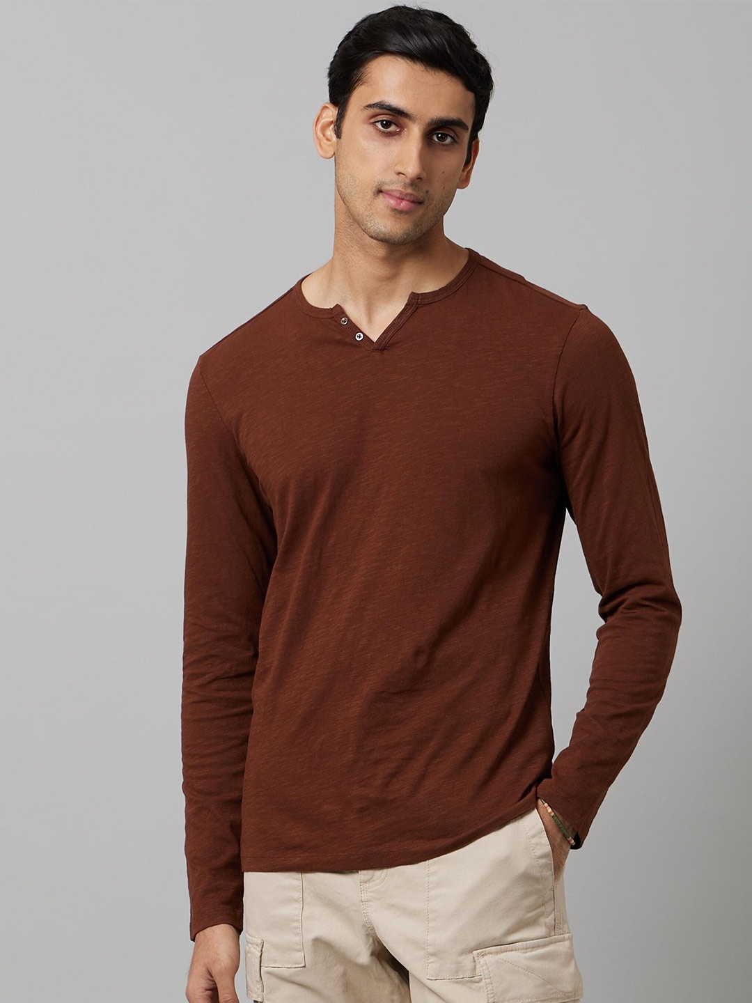 

Celio Henley Neck Long Sleeves Cotton T-shirt, Brown