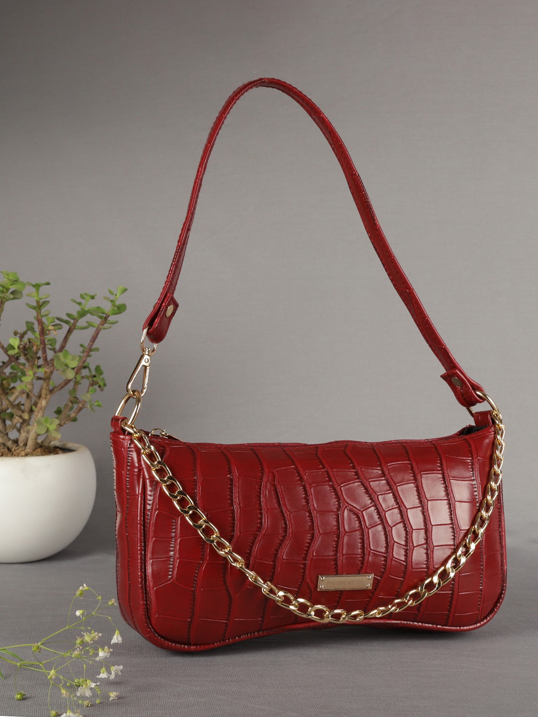 

MINI WESST Women Textured Handheld Bag, Maroon