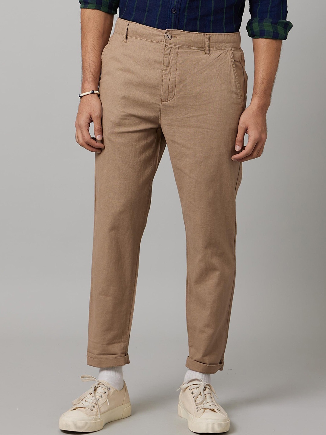 

Celio Men Classic Mid-Rise Cotton Trousers, Beige