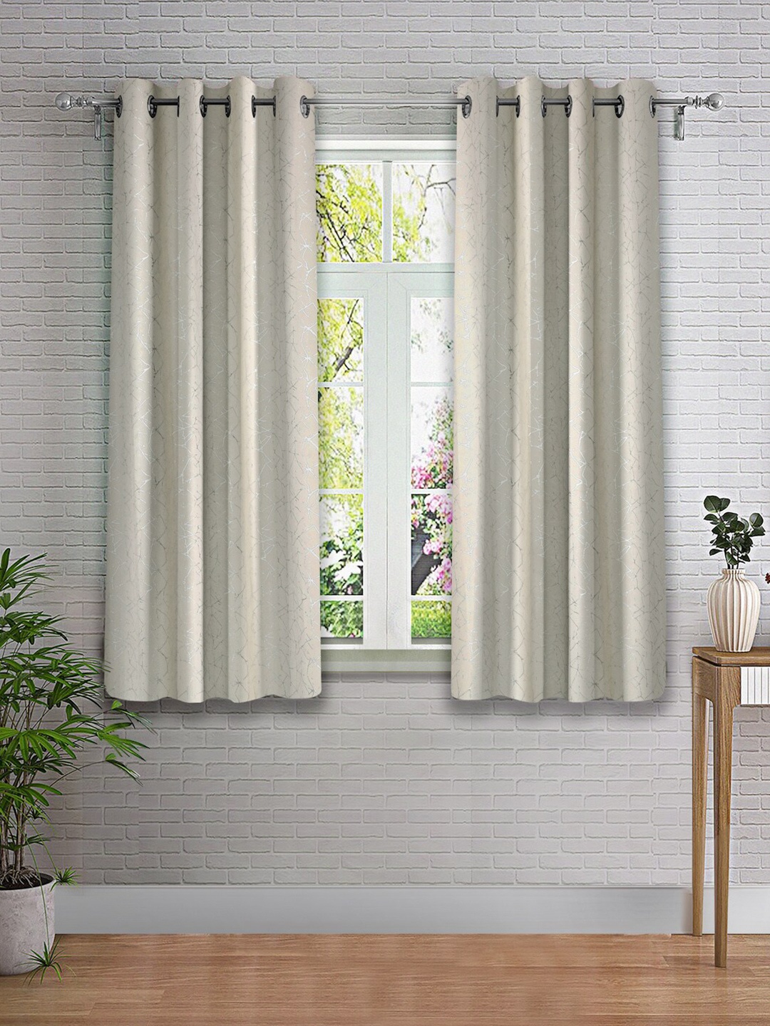 

Cortina Grey & Silver-Toned 2 Pieces Printed Window Curtains