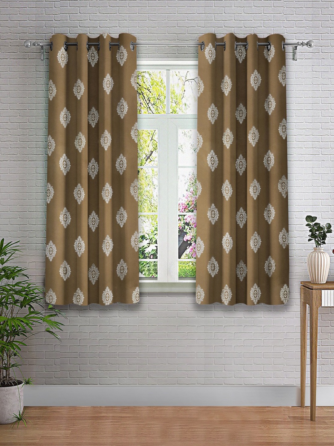 

Cortina Brown & White 2 Pieces Ethnic Motifs Printed Window Curtains