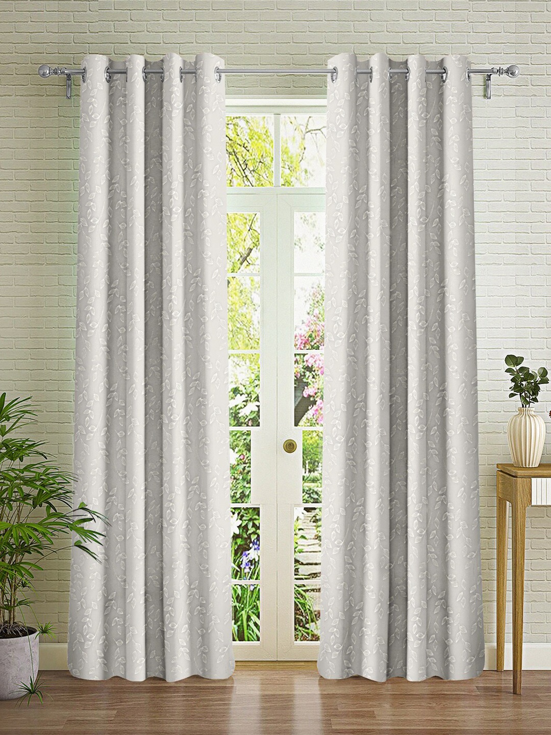 

Cortina White & Grey 2 Pieces Floral Printed Door Curtains