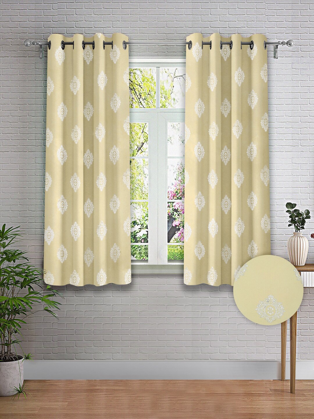

Cortina Yellow & Silver-Toned Set of 2 Ethnic Motifs Window Curtain