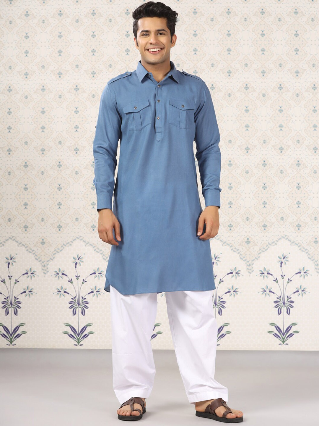 

Ode by House of Pataudi Curved Hem Shirt Collar Pathani Kurta with Pyjamas, Blue