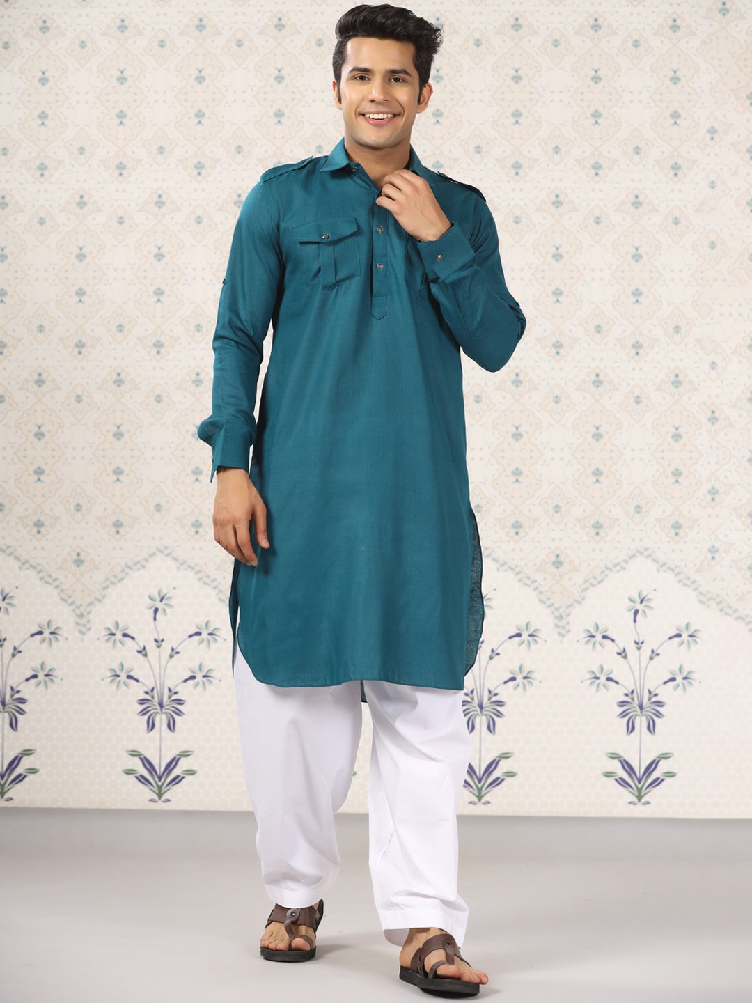 

Ode by House of Pataudi Curved Hem Shirt Collar Pathani Kurta with Pyjamas, Teal
