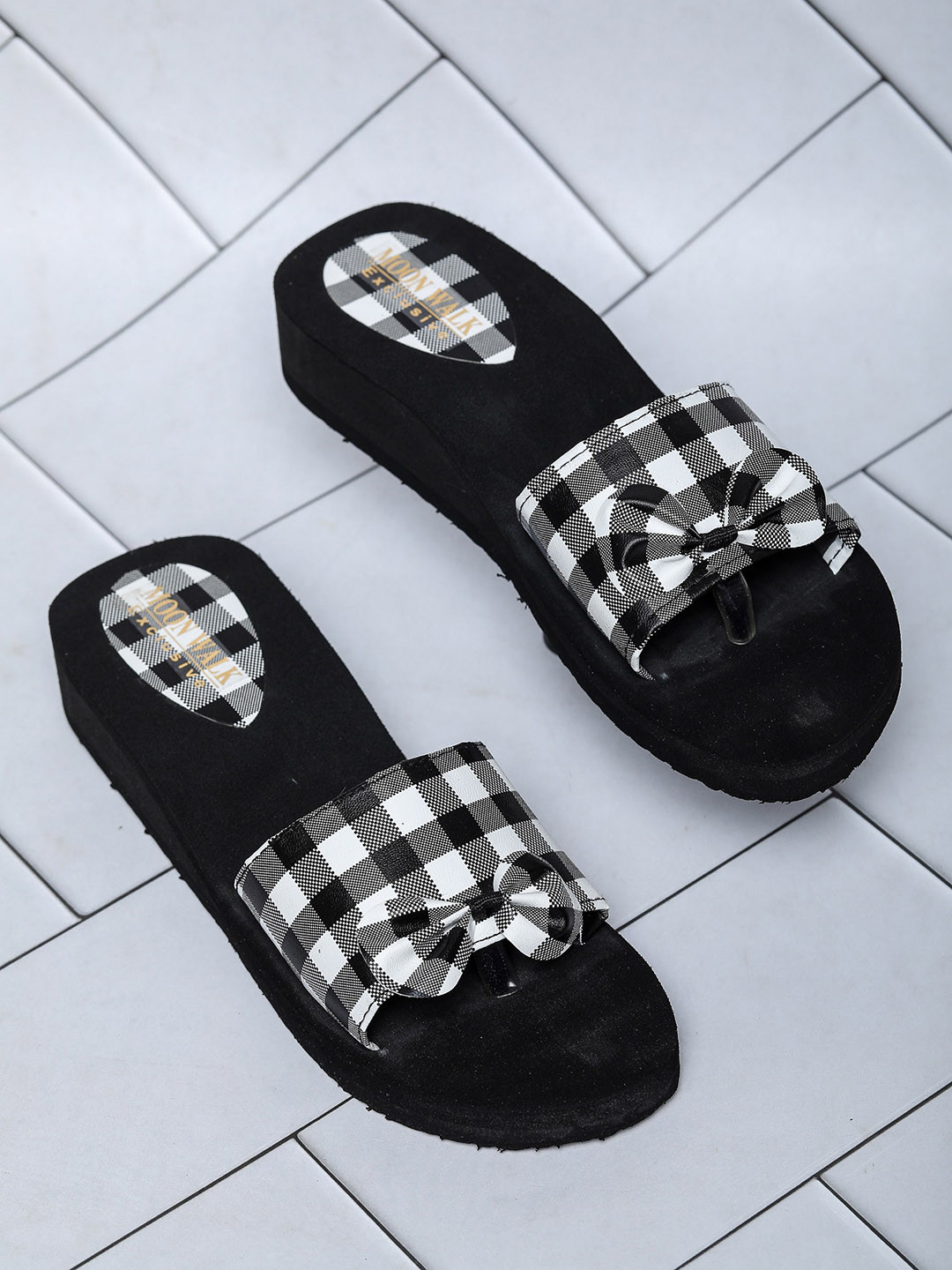 

Moonwalk Women Printed Open Toe Flats, Black