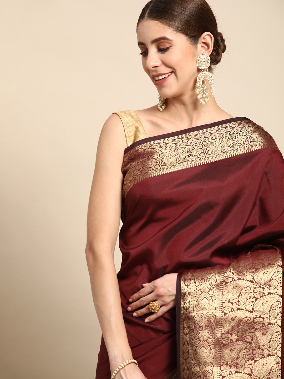 

VASTRANAND Zari Silk Blend Banarasi Saree, Maroon