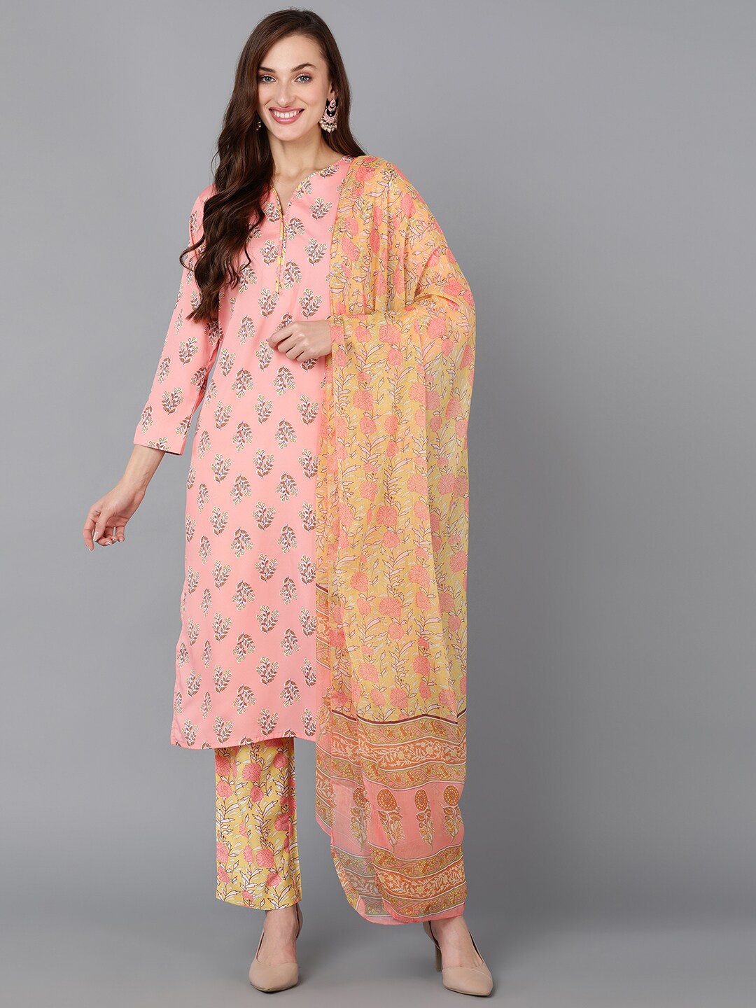 

AHIKA Floral Printed Kurta with Trousers & Dupatta, Pink