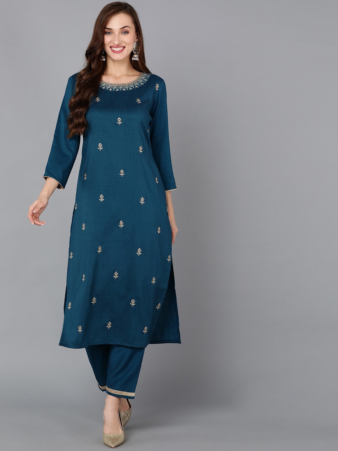 

AHIKA Embellished Stones and Beads Kurta, Teal