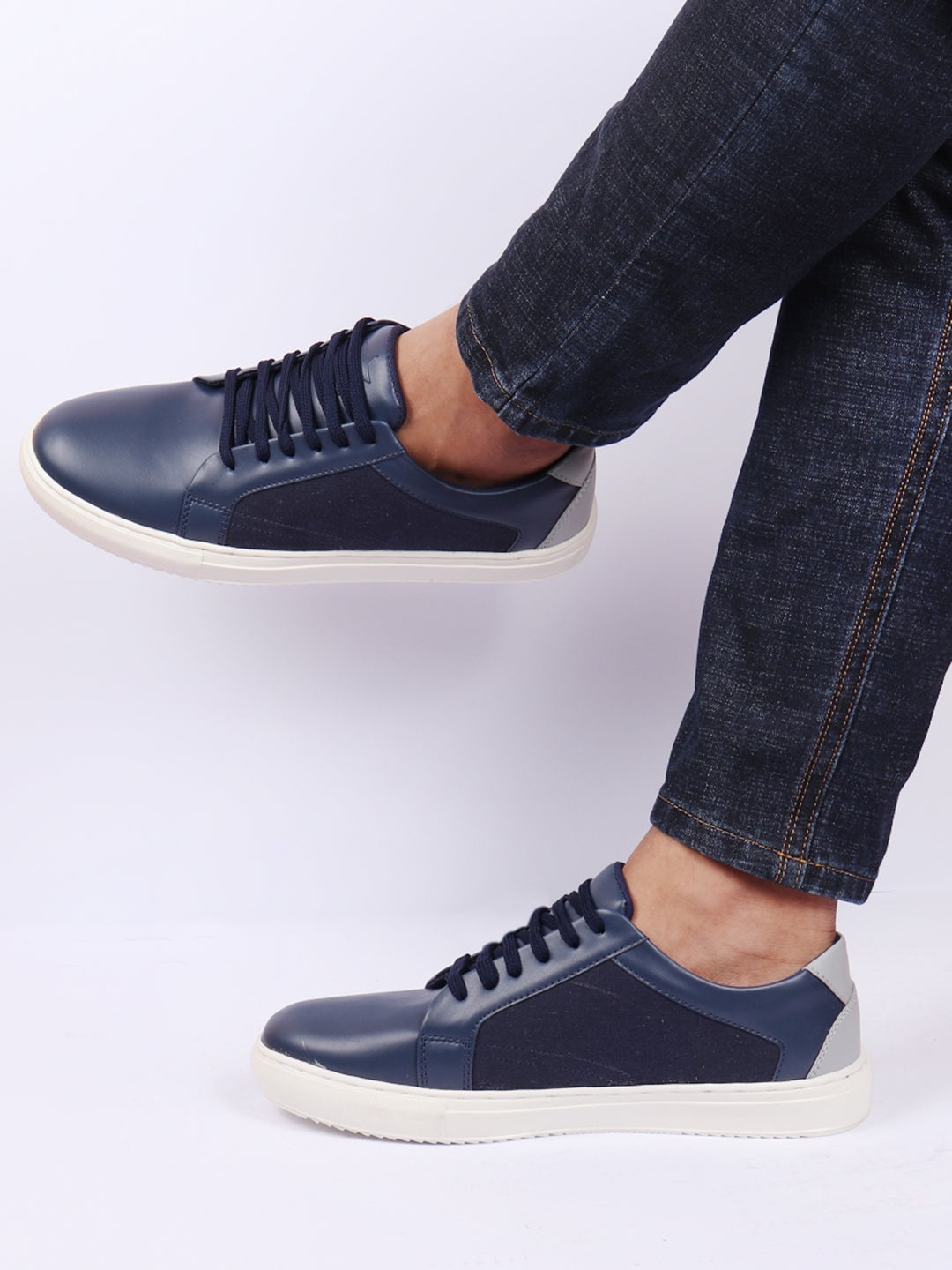 

FAUSTO Men Contrast Sole Lightweight Sneakers, Navy blue