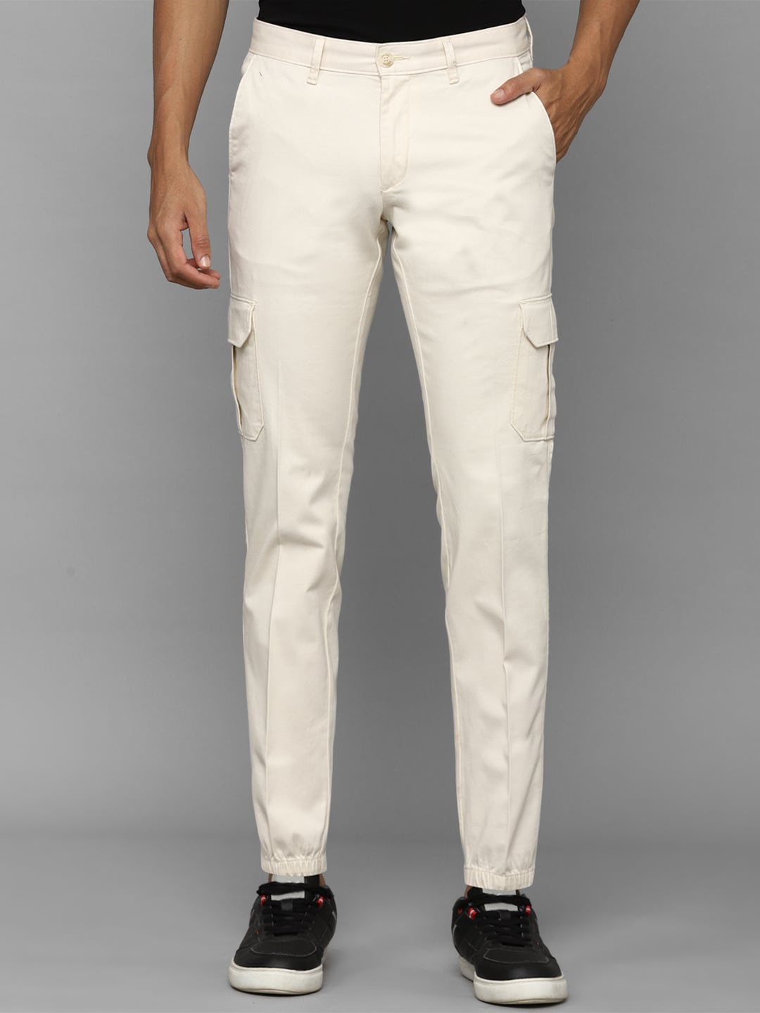 

Allen Solly Men Slim Fit Cargo Trousers, Cream