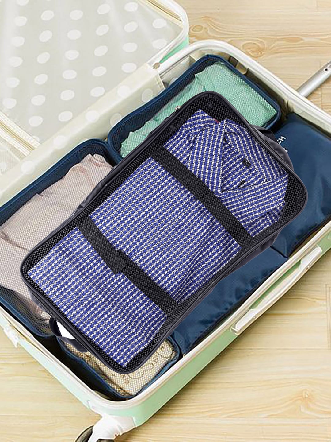 

My Gift Booth Black Shirt Travel Bag Organiser