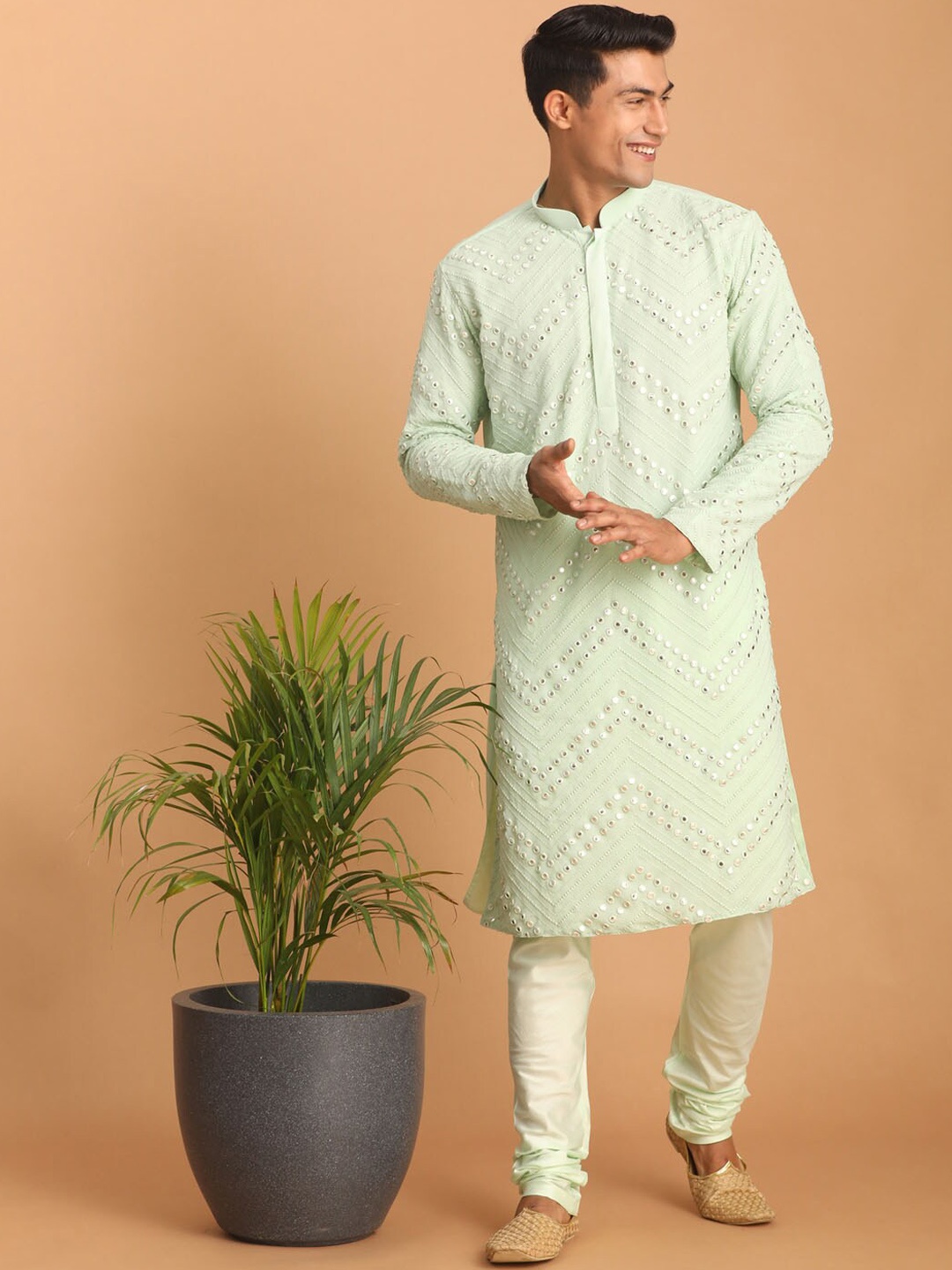 

VASTRAMAY Chevron Embroidered Mirror Work Kurta with Churidar, Green